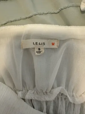 White Top Le Lis thumbnail 2