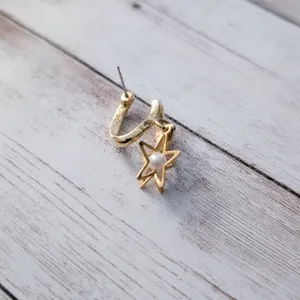 Vintage Earrings for Pierced Ears Twist Dangle with 3D Star & Faux Pearl thumbnail 6