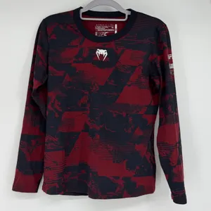 UFC Venum Performance Womens Long Sleeve Shirt Red Black Camo Graphic Size M‎ thumbnail 1