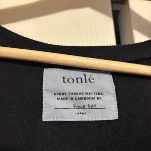 Tonle Black Long Sleeve Scoop Neck Fitted Midi Dress | Size Large thumbnail 4