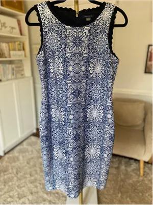 Tommy Hilfiger Medallion Dress Fitted Knee Length Preppy Nautical Nantucket Mod thumbnail 2