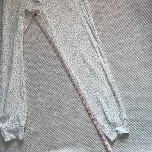 Liverpool White Gray Cheetah Animal Print Jogger Sweatpants Sz Xs thumbnail 5