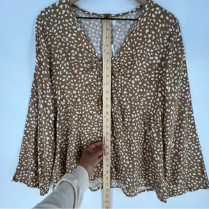 Maurices Brown & White Speckled Dot Print Flare Sleeve Tie Front V-Neck Blouse S thumbnail 8