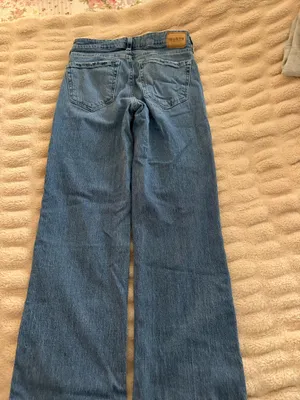 Hollister Low-Rise Baggy Jeans thumbnail 3