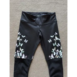Alo Women's Yoga Goddess Leggings Black Ribbed Low Rise Butterfly Design Sz Xs thumbnail 2