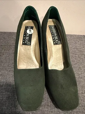 Fashion Bug Dark Green Suede Block Heel Pumps Size 8 thumbnail 2