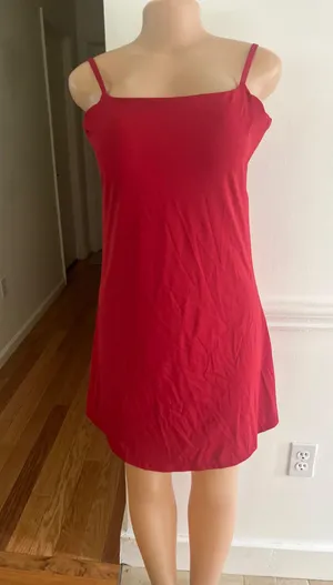 Halara Stylish red sleeveless dress with a simple design. Perfect for casual outings. thumbnail 3