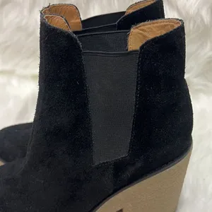 Urban Outfitters Black Suede Posey Gumsole Boots D21‎ thumbnail 5