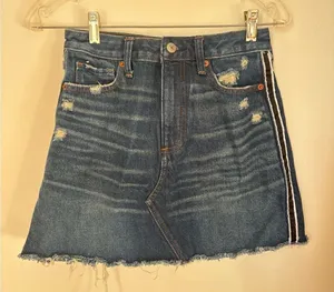 Abercrombie distressed denim skirt size 0 100% cotton thumbnail 1