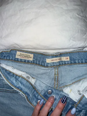 Levi’s Ribcage Shorts thumbnail 4
