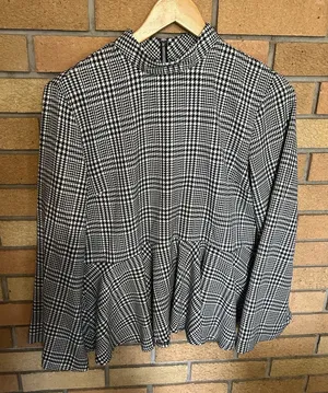 Top Shop Plaid Peplum Gingham Mock Neck Top Y2K Retro Blouse Women’s Size 6 thumbnail 1