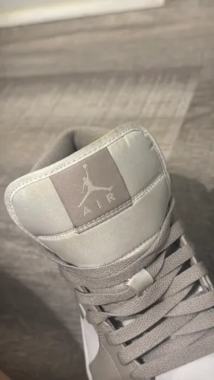 Grey Jordan  thumbnail 11
