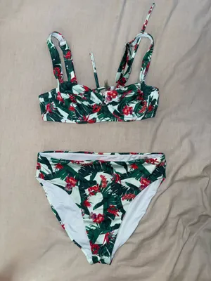 Victoria’s Secret bikini set thumbnail 3
