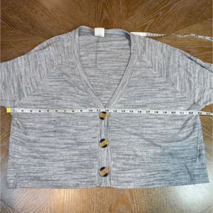 Free‎ People We The Free Ribbed Knit Cropped Button Front Cardigan Gray Small thumbnail 7