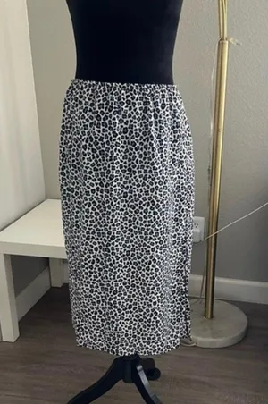Polly & Esther Women's Leopard Print Cheetah Midi Skirt Blue Size Large thumbnail 1