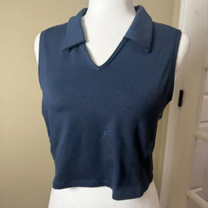 ARITZIA TnAction Sport Top Preppy Collared Cropped Shirt Size large Black thumbnail 2