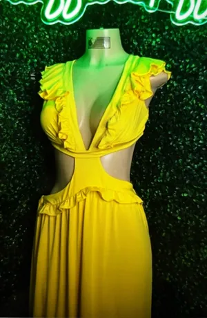 Yellow ruffle, cut out maxi dress Size L thumbnail 1