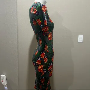 Zara green velvet short sleeve floral dress thumbnail 6