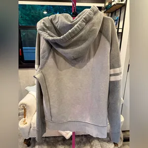 Abercrombie & Fitch Light Gray Hoodie with Stripes size medium thumbnail 2