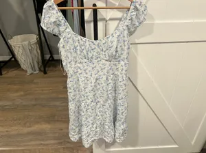 Hollister sundress thumbnail 2