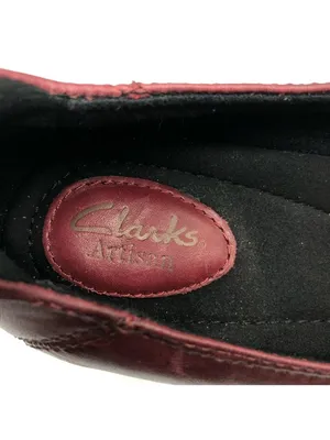 Clarks Artisan Womens Loafer Shoes Red Leather Slip On Crocodile Embossed 7 M thumbnail 5