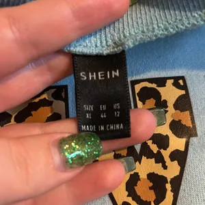 Womens SHEIN crewneck thumbnail 3