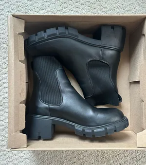 Steve Madden Hutch Black Chunky Boot thumbnail 1