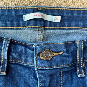 Levi's Women’s 711 Skinny Jeans thumbnail 3