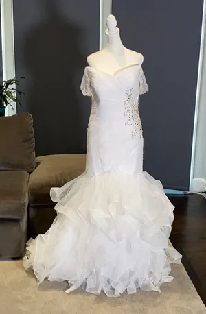 Women’s Wedding Dress with Side Design Ruffles & Corset Back Size L NWOT thumbnail 1