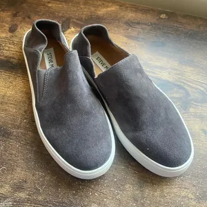 Steve Madden Fayna Gray Suede Slip On Shoes size 7 thumbnail 1
