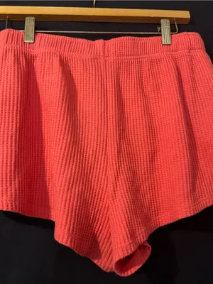 SO Textured Coral Lounge Shorts – Size L thumbnail 2