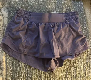 Lululemon Hotty Hot 2.5" Shorts thumbnail 1