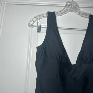 NWT Quince Italian Plunge One-Piece Swimsuit in black women's small beach basic thumbnail 3