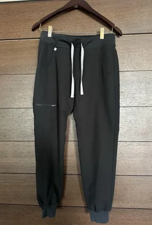 Figs Women's Zamora Jogger Scrub Pants Black EUC SIZE Medium thumbnail 1