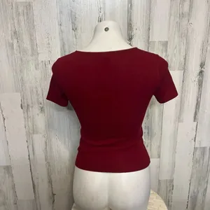 Burgundy top  thumbnail 3