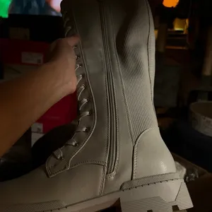 Boots Gray Size 7 thumbnail 2