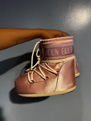 Moon Boots con Low Boots In Rose Pink Size 5.5 thumbnail 3