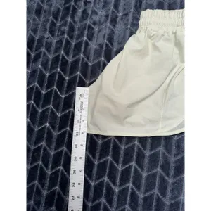 Lululemon Women Hotty Hot Low Rise UnLined Short Light Green Sz 4 thumbnail 7