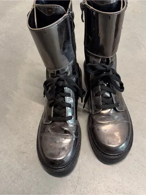 DKNY Black Patent Leather Combat Boots Lace Up Buckle Women’s 8 thumbnail 2