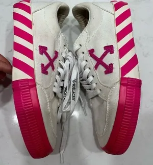 Off-White Sneakers thumbnail 1