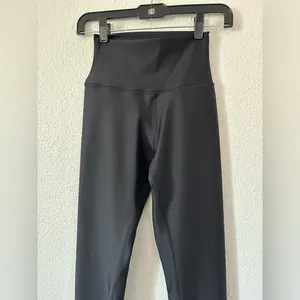 Alo yoga High-Waist Airlift Legging in black sz XXsmall thumbnail 4