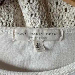 Truly Madly Deeply Cupid Baby Tee Cream Pink Rose Cherub Crop Top Medium thumbnail 5