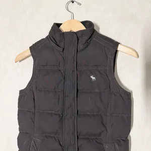 Abercrombie & Fitch Women’s Y2K Vintage Puffer Quilted Vest Full Zip in Brown S thumbnail 2