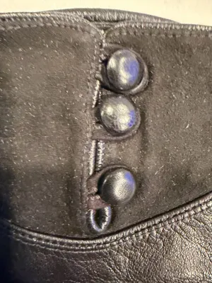 VINTAGE: Bloomingdale’s | ladies lambskin leather & suede gloves. Size: 7. thumbnail 3