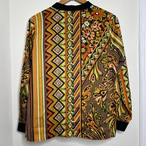 Vintage Bob Mackie Wearable Art Blouse Women’s Size Medium Mandarin Collar Retro thumbnail 6