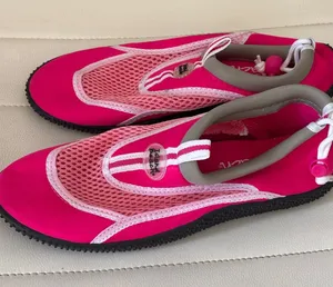 Island Beach Womens Pink Mesh Aqua Socks Water Shoes Size 9 Toggle Heel Traction thumbnail 1