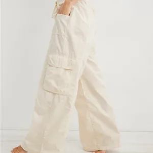 Aerie Cream High Waisted Go-For-It Baggy Cargo Wide Leg Pants Size XS thumbnail 5
