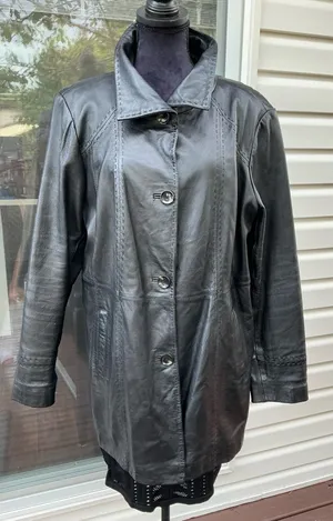 Elegant genuine Leather Button-Front Women's Jacket🍃🍂🍁 thumbnail 1