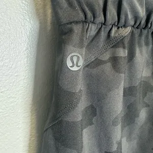 Lululemon Women's Keep Moving Pant 7/8 High-Rise Incognito Camo Black/Gray SZ‎ 6 thumbnail 3