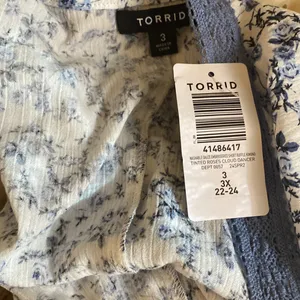 Torrid Ditsy Blue Roses Gauze Floral Kimono 3 NWT thumbnail 6